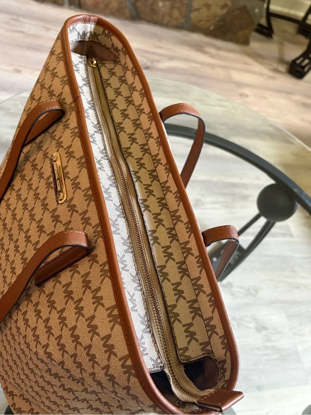 Michael Kors Emry Large  zip tote Tan/Brown MK Logo Tote